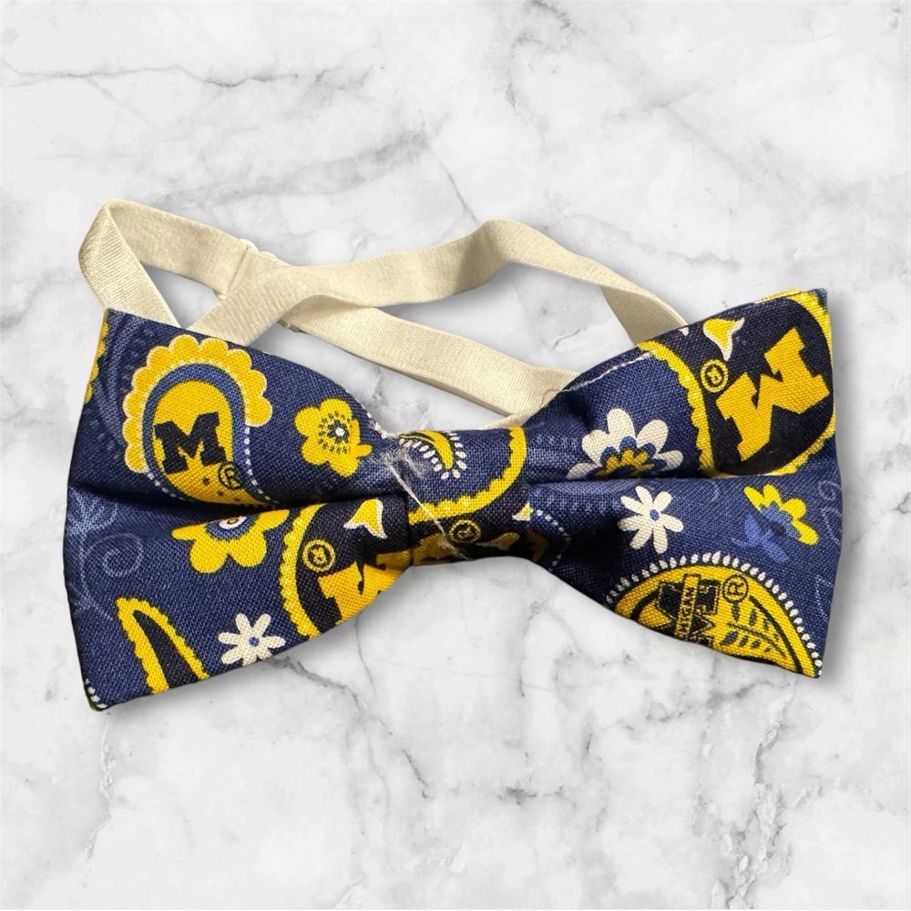 University of Michigan Paisley Bow Tie. Clip on Bow Tie.